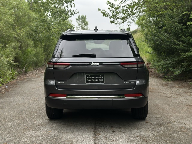 2024 Jeep Grand Cherokee Limited photo 7