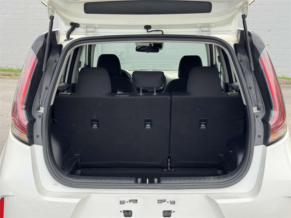 2023 Kia Soul LX photo 14