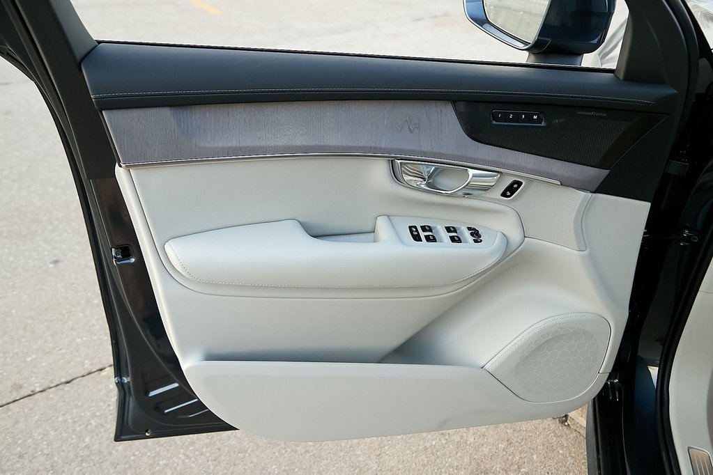 2026 VOLVO XC90 - Image 8