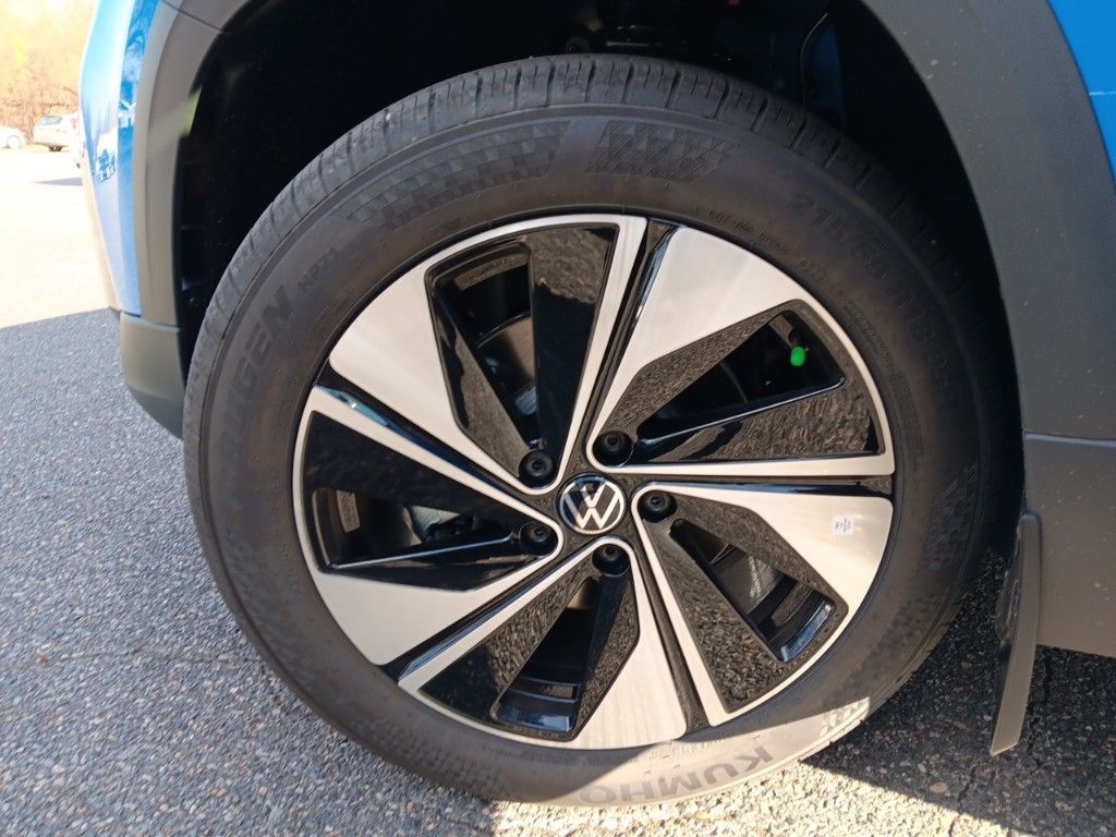 2024 Volkswagen Taos SE photo 24