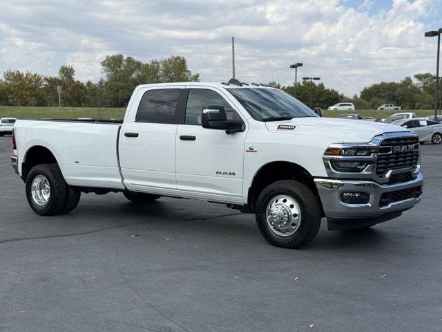 2026 RAM Ram 3500 Pickup Big Horn's photo