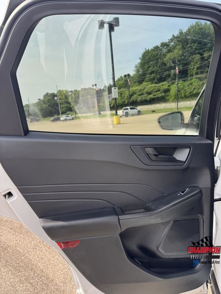 2022 Ford Escape SE photo 9
