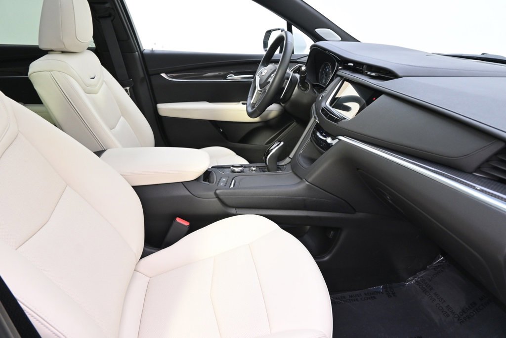 2025 Cadillac XT5 Sport photo 16