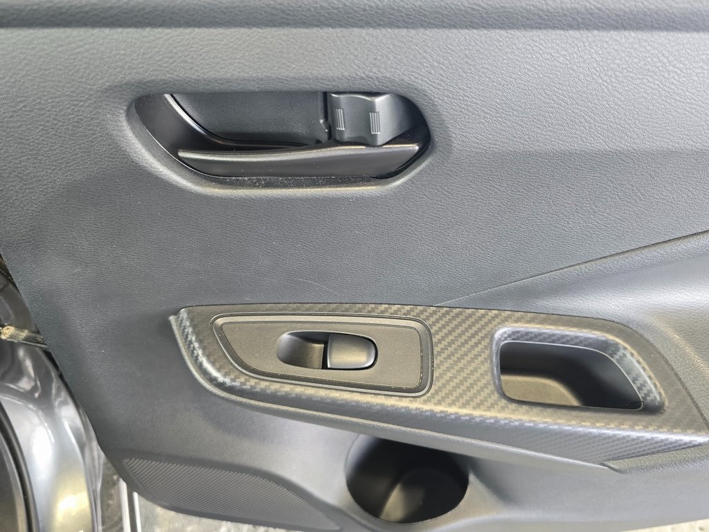 2023 Nissan Versa S photo 12