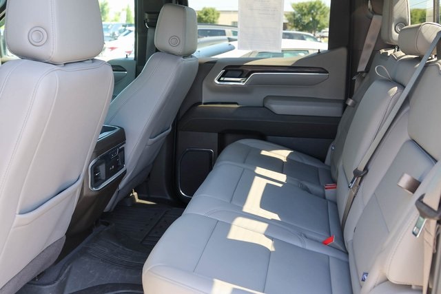Used 2024 White GMC SLT image 17