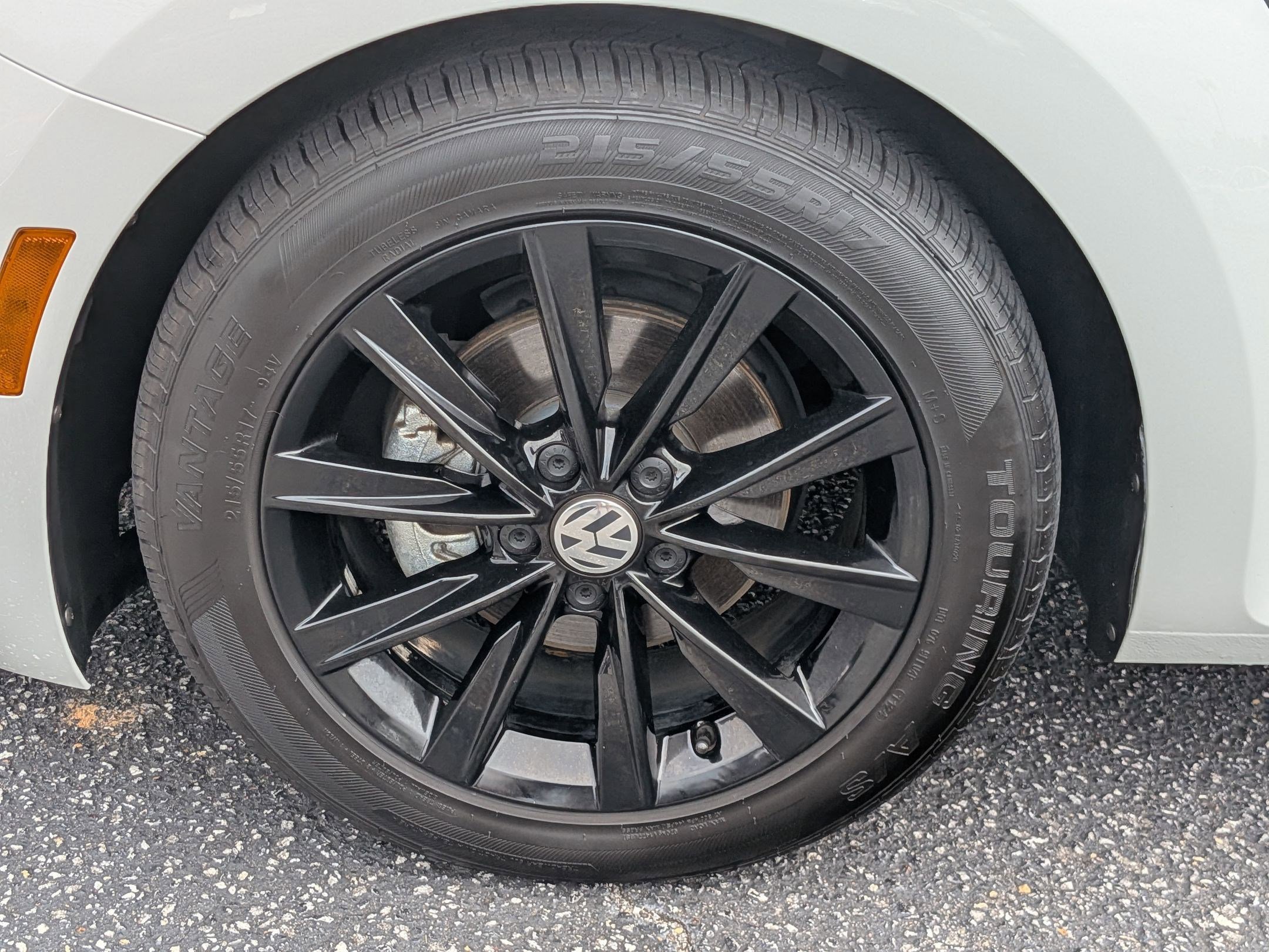 2019 Volkswagen Beetle SE photo 10