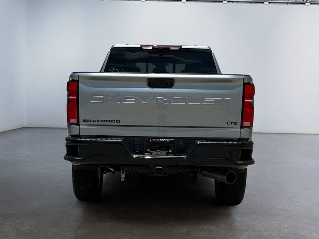 2025 Chevrolet Silverado 2500HD LTZ photo 4
