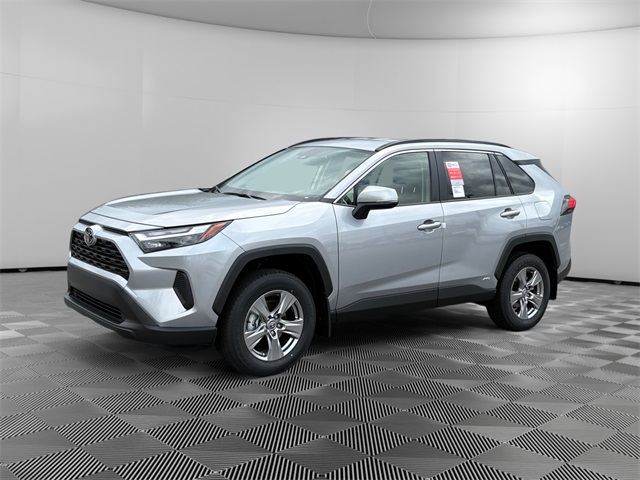 2025 Toyota RAV4 LE's photo