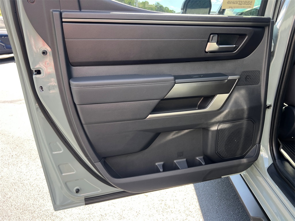 2025 Toyota Tundra SR5 CrewMax photo 21