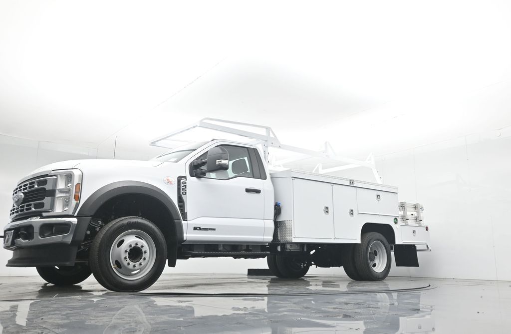 2025 Ford F-450 photo 44