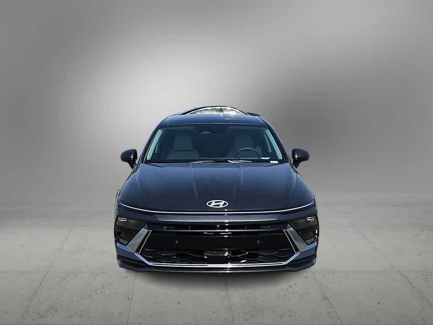 2025 Hyundai Sonata Hybrid Limited photo 3
