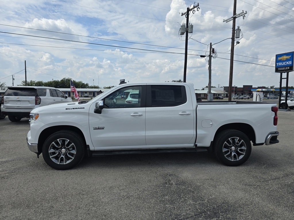 2025 Chevrolet Silverado 1500 LT photo 2