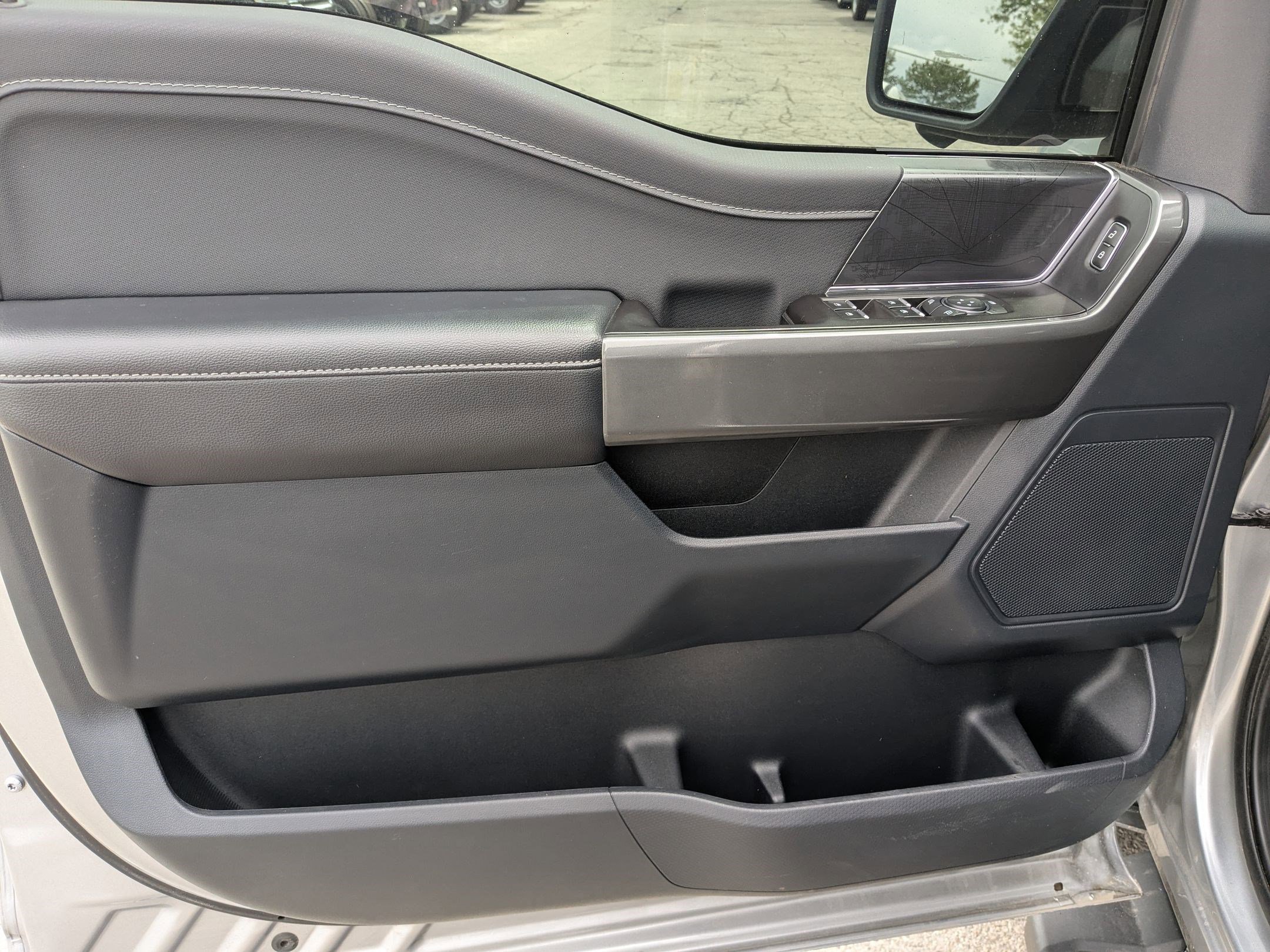 2023 Ford F-150 XLT photo 11