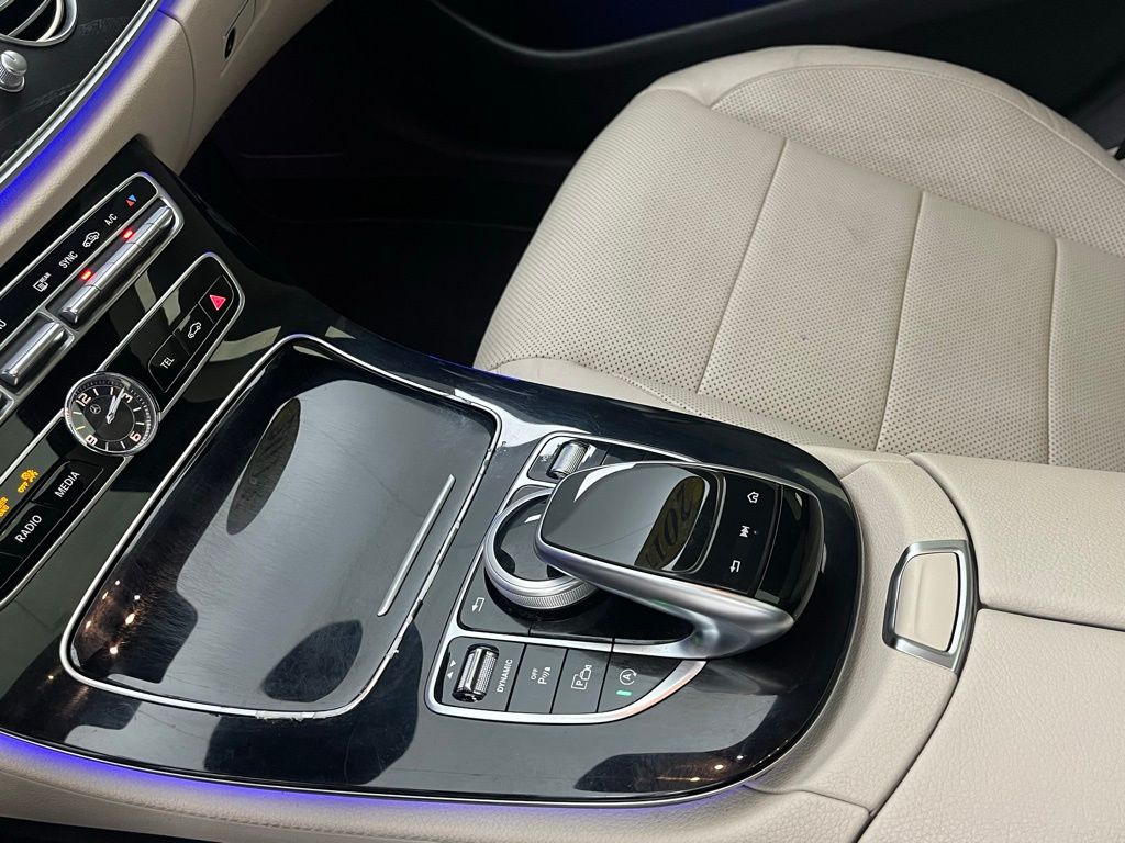 2017 Mercedes Benz E 300 photo 21