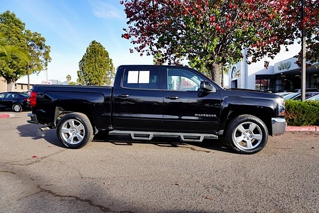 Used 2018 Black Chevrolet LT image 5