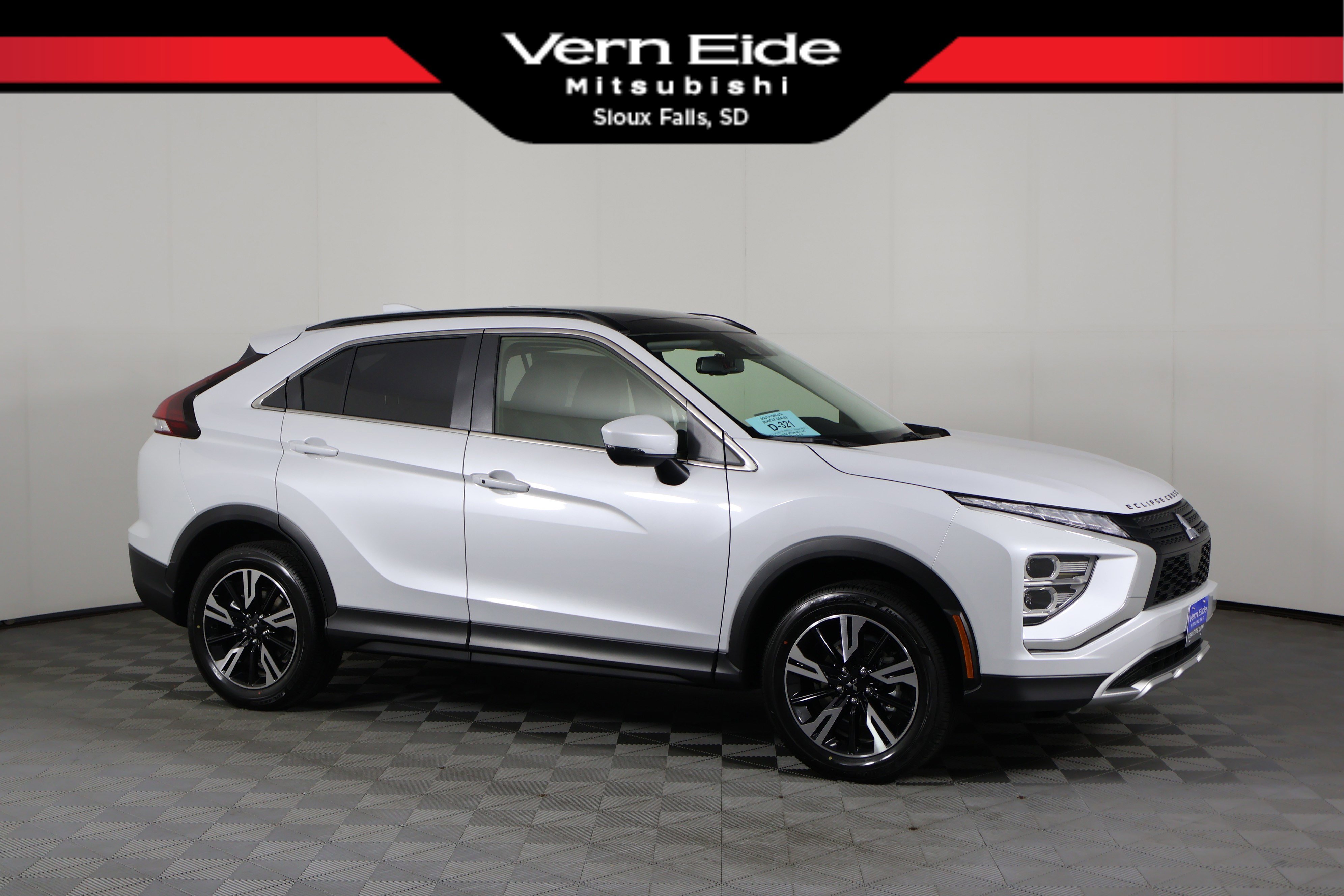 2026 Mitsubishi Eclipse Cross SE's photo