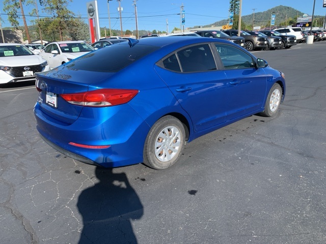 2017 Hyundai Elantra SE photo 2