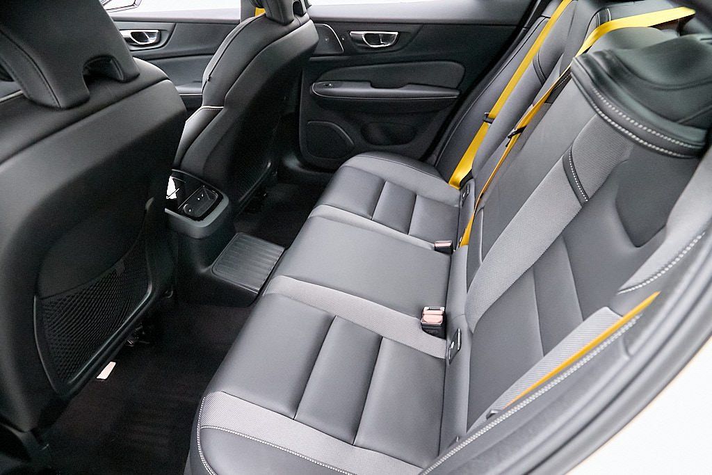 2023 VOLVO S60 - Image 28