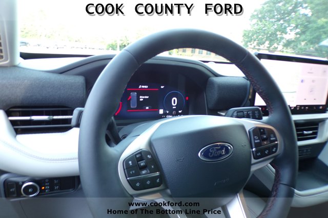 2025 Ford Explorer photo 19