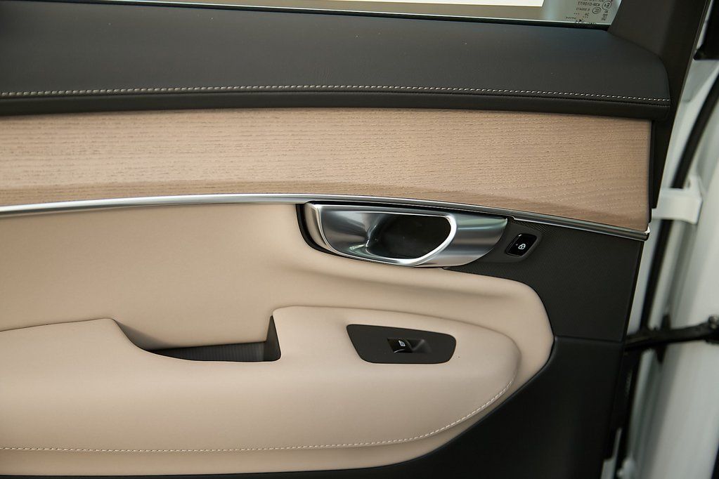 2026 VOLVO XC90 - Image 17