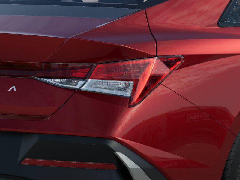 2025 Hyundai Elantra SE photo 10
