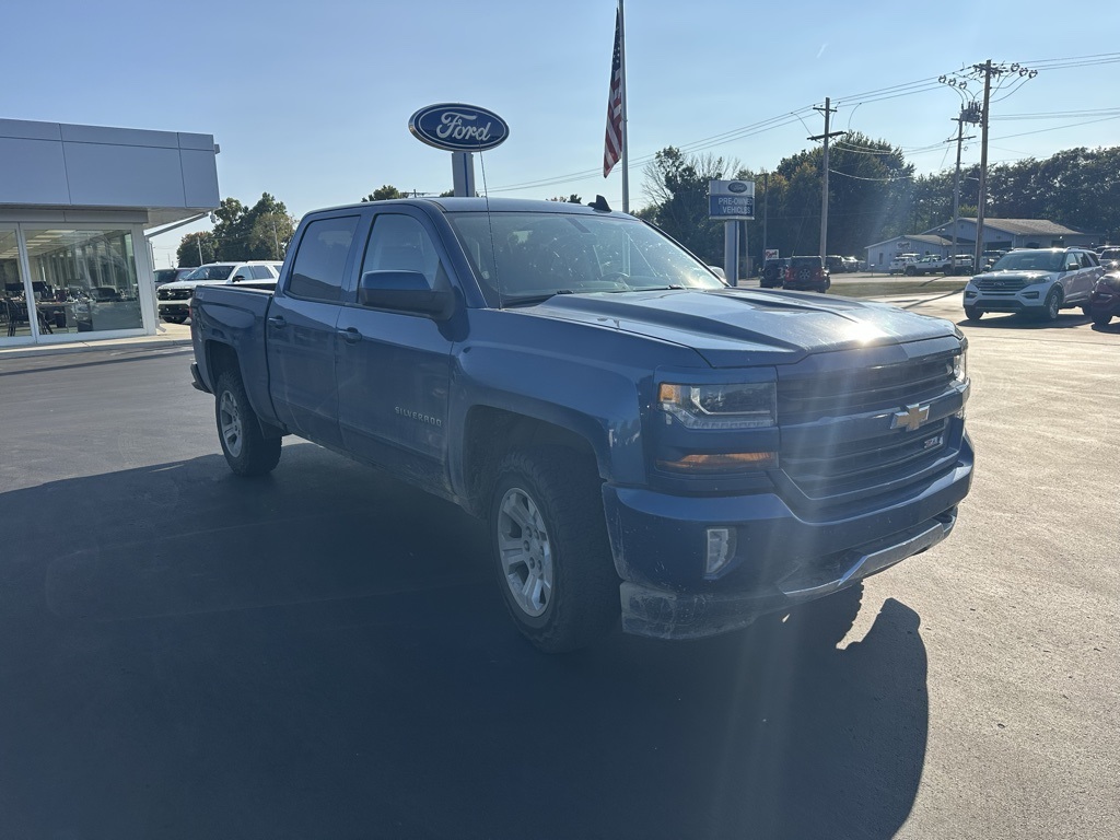 2016 Chevrolet Silverado 1500 LT photo 3