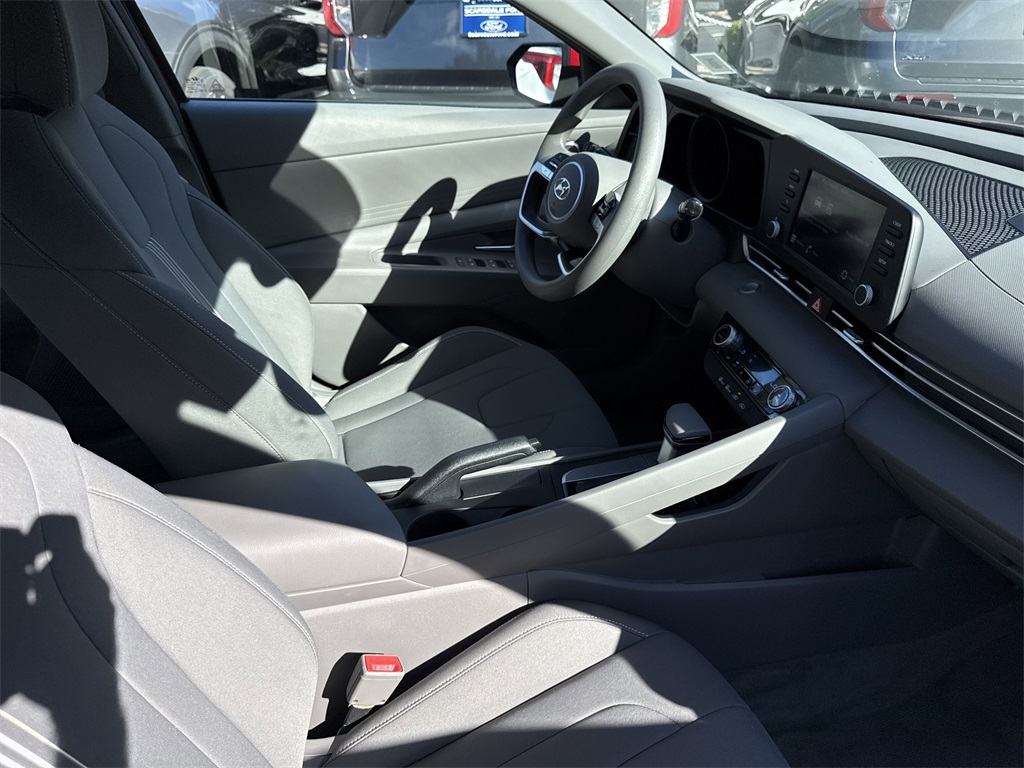 2023 Hyundai Elantra SEL photo 27
