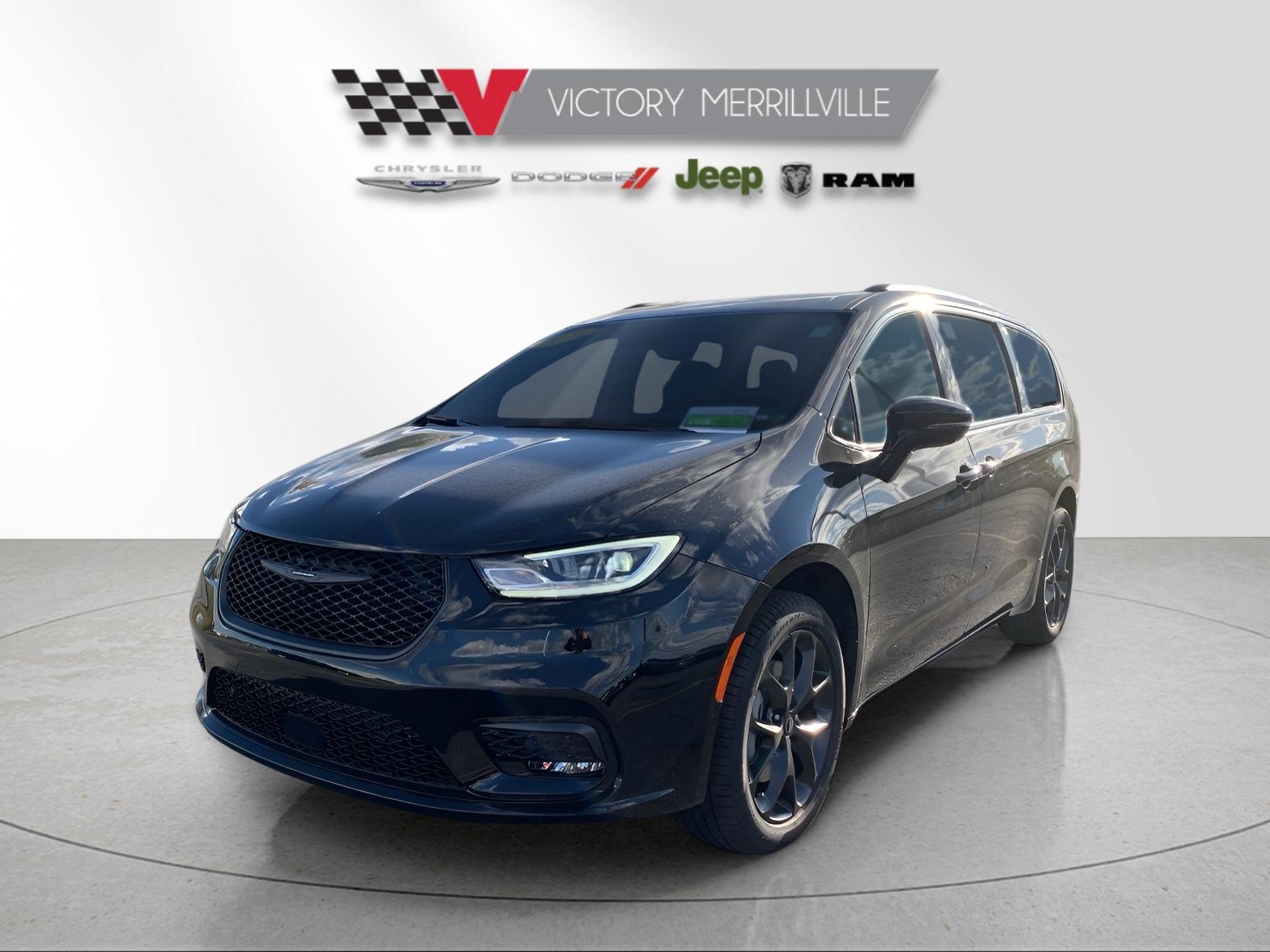 2026 Chrysler Pacifica Limited's photo