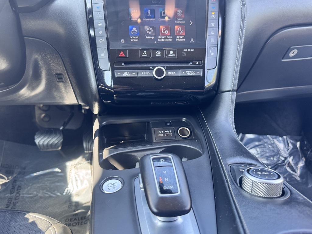 2024 Infiniti QX50 Luxe photo 8