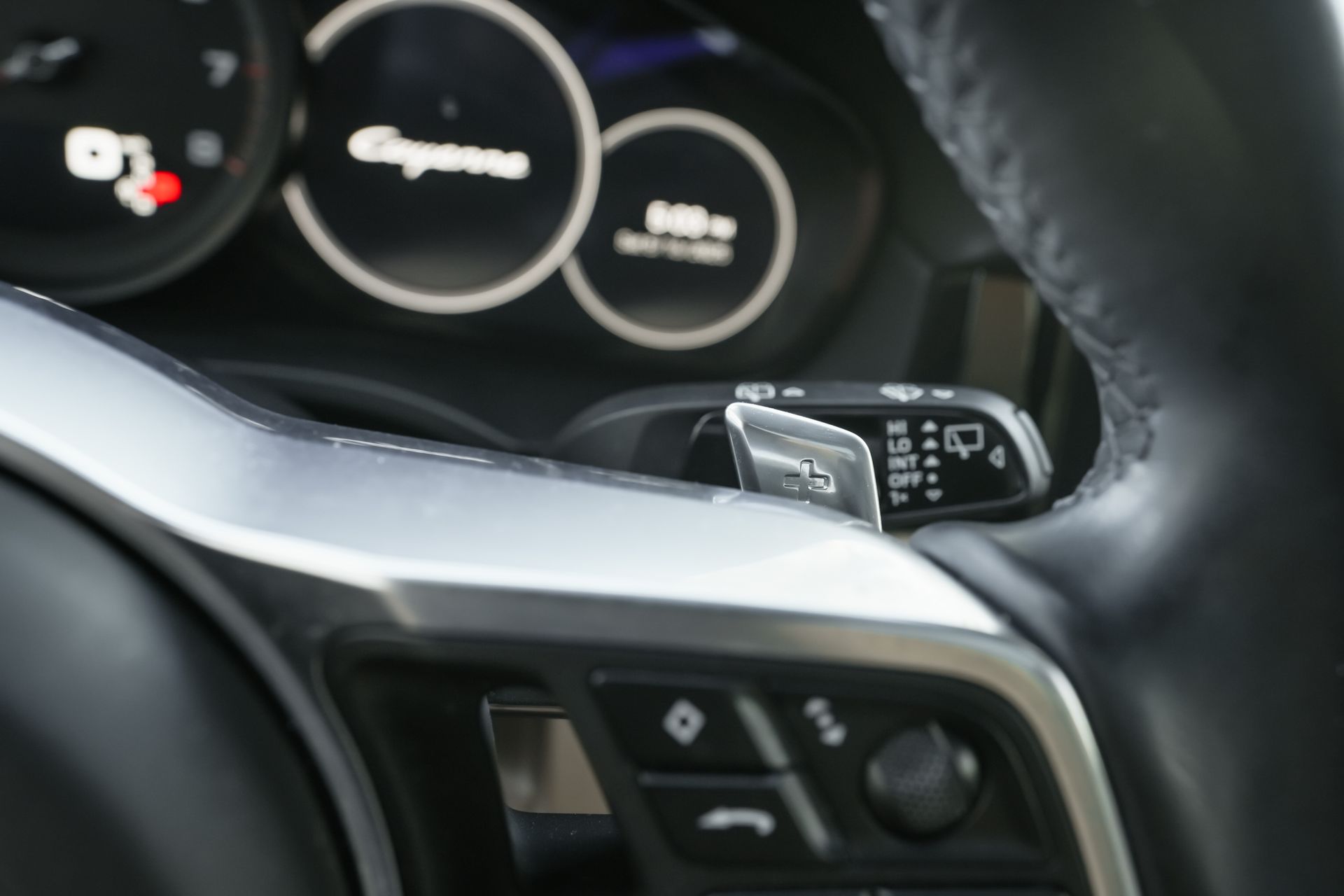 2023 Porsche Cayenne Platinum Edition photo 37