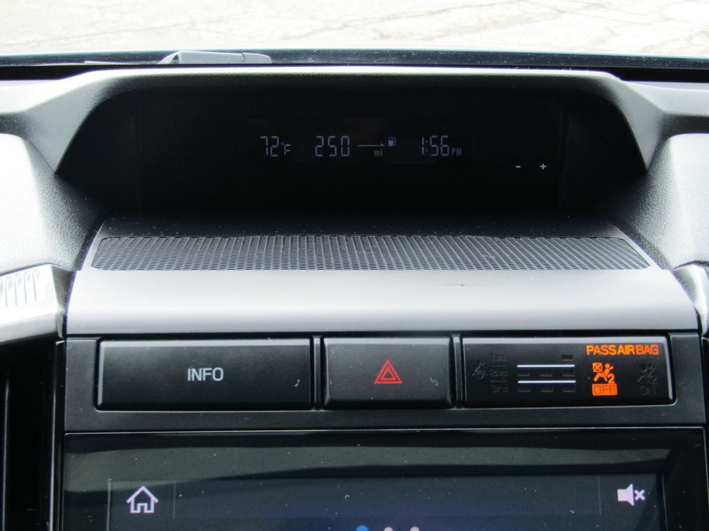 2022 Subaru Ascent Onyx Edition photo 25
