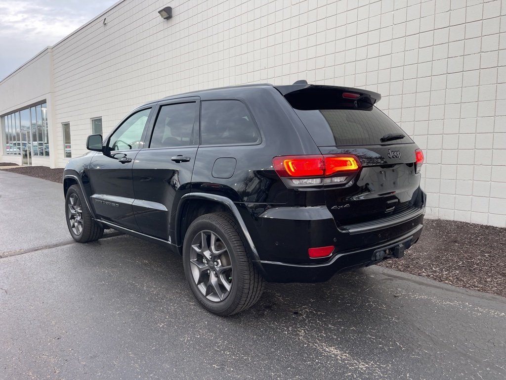 2021 Jeep Grand Cherokee Anniversary Edition photo 2