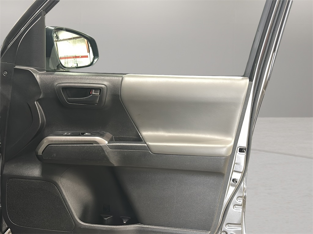 2023 Toyota Tacoma SR5 photo 23