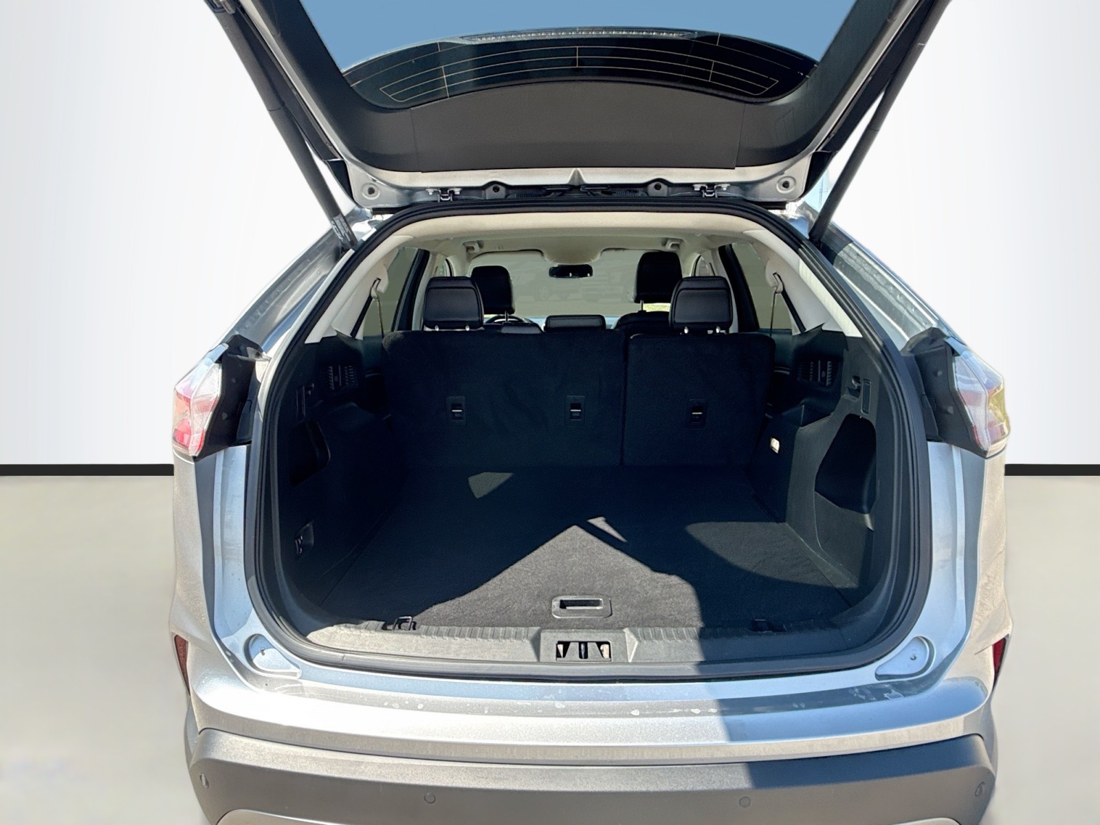 2022 Ford Edge SEL photo 24