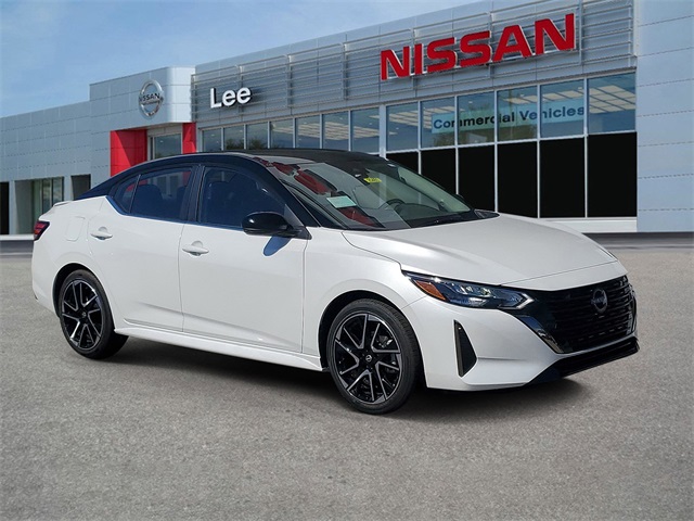 2025 Nissan Sentra SR's photo