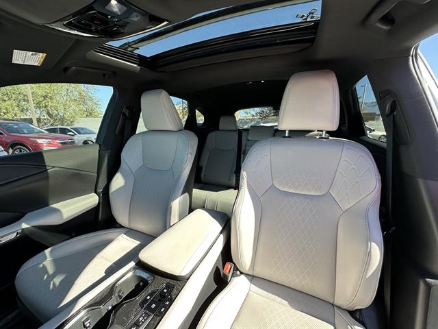 2024 Lexus RX Premium photo 11