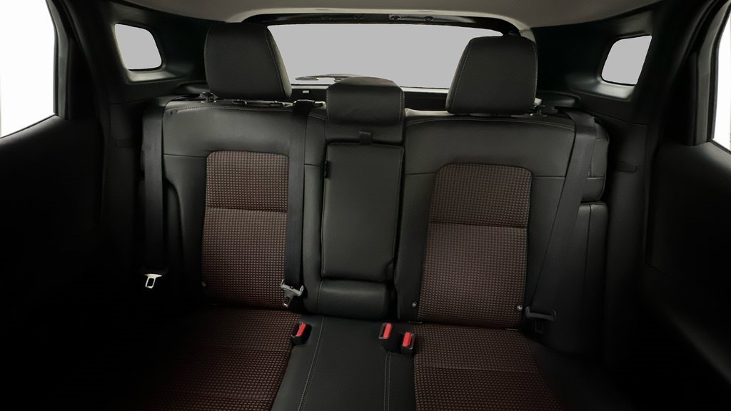 2025 Nissan Kicks SR photo 13