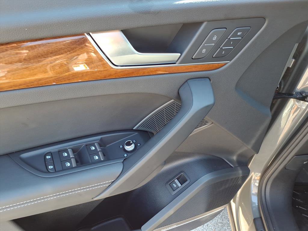 2023 Audi Q5 S line Premium Plus photo 13