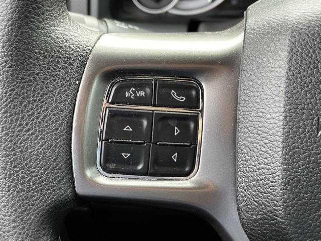 2022 Ram 1500 Classic Warlock photo 12