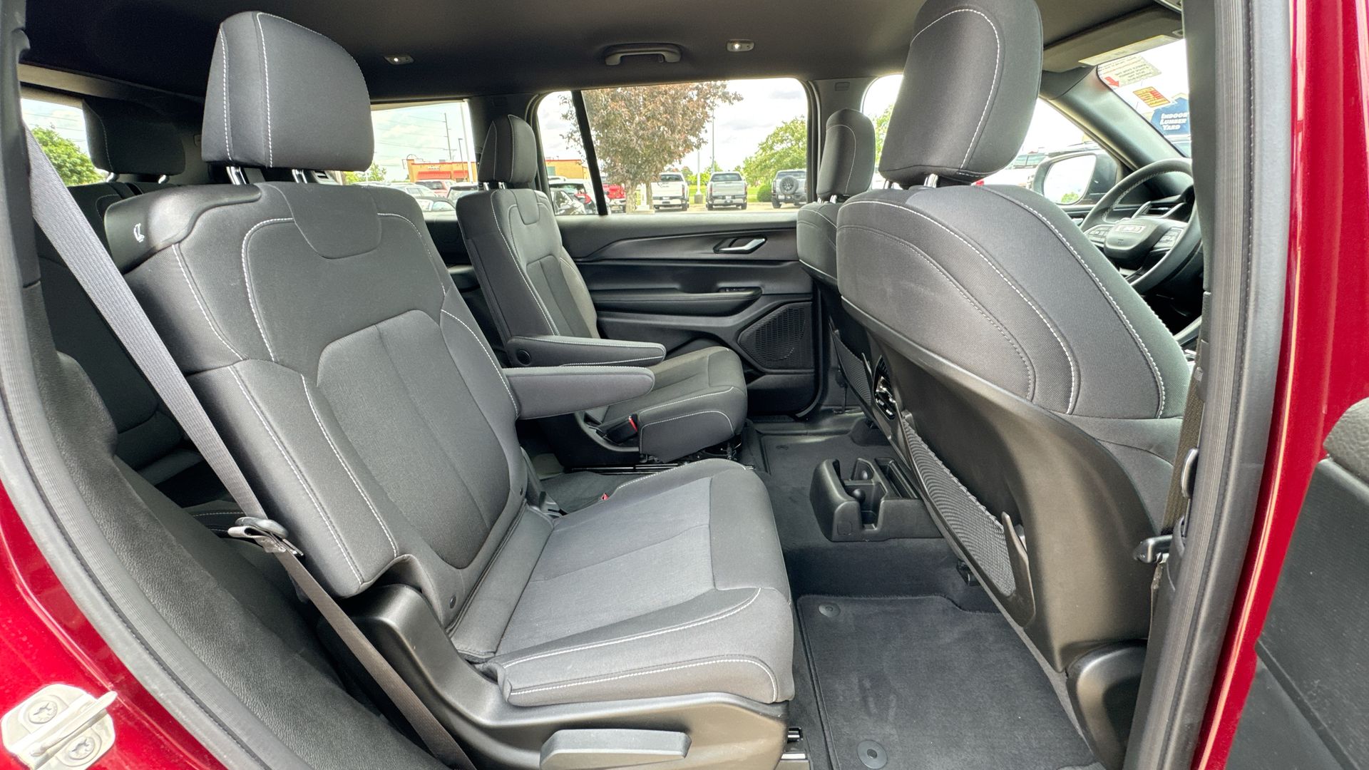 2024 Jeep Grand Cherokee Laredo photo 22