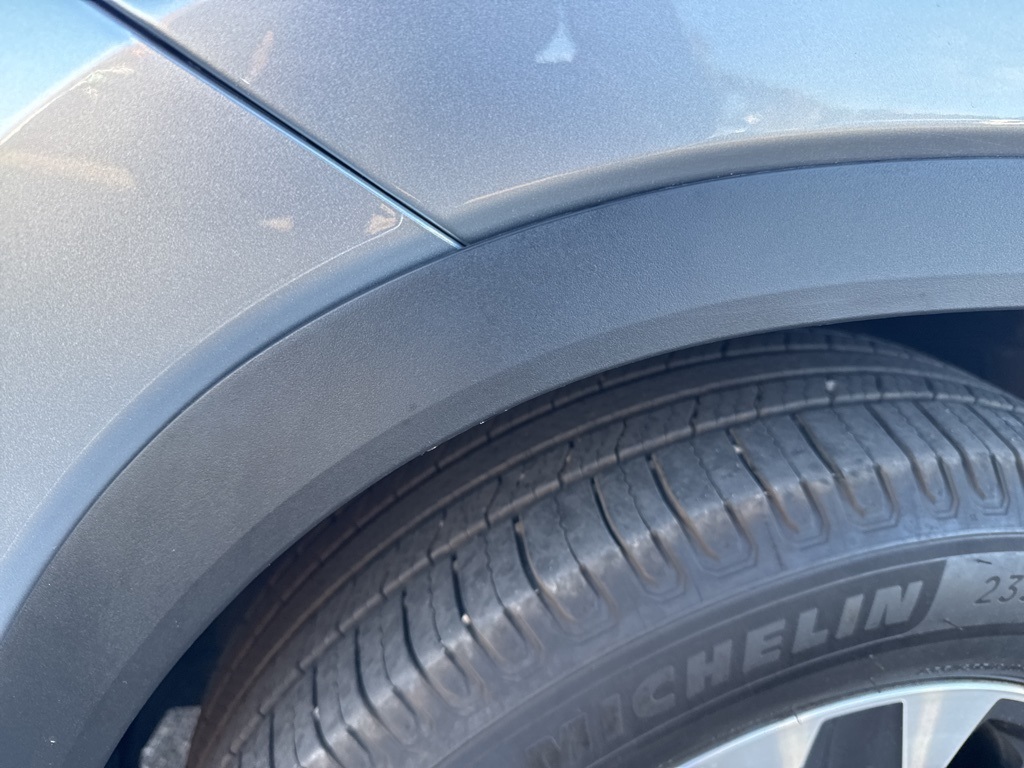 2021 Toyota Highlander XLE photo 4