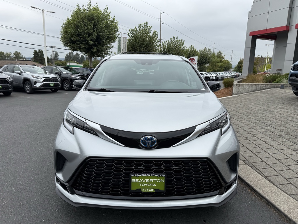 2024 Toyota Sienna XSE photo 8