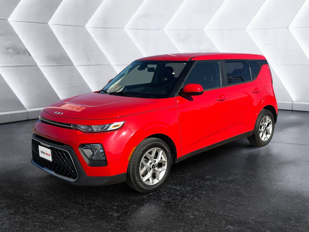 2022 Kia Soul LX photo 3