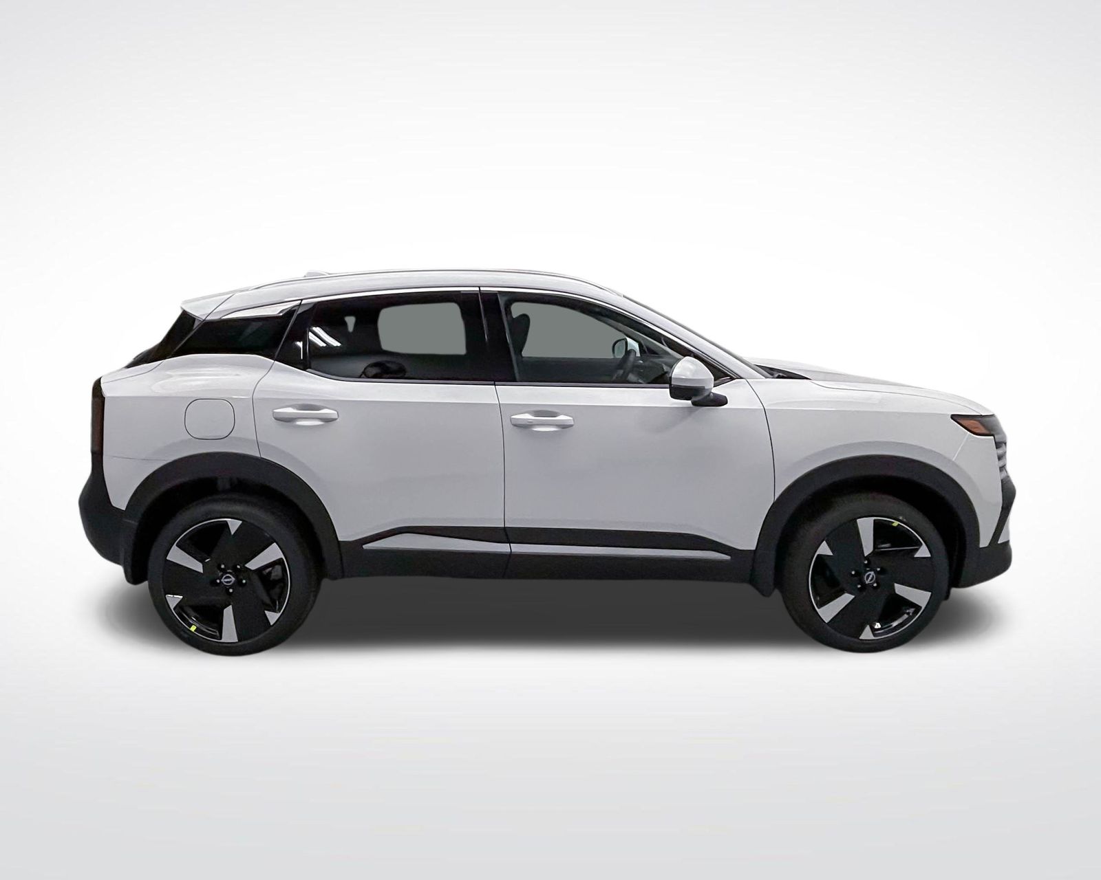 2025 Nissan Kicks SR photo 4