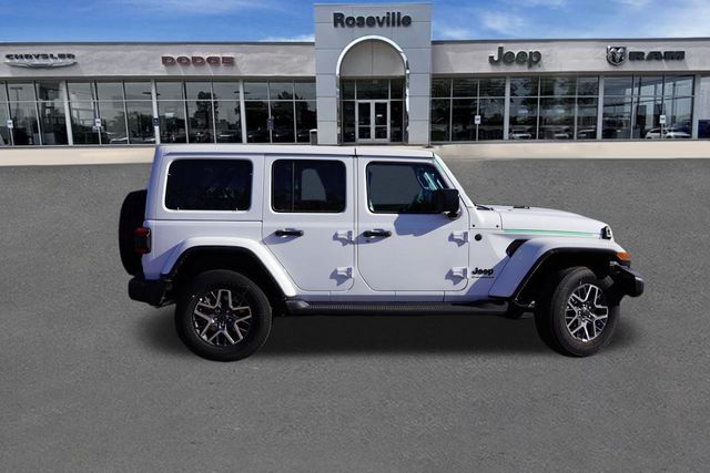 2025 Jeep Wrangler Sahara photo 2