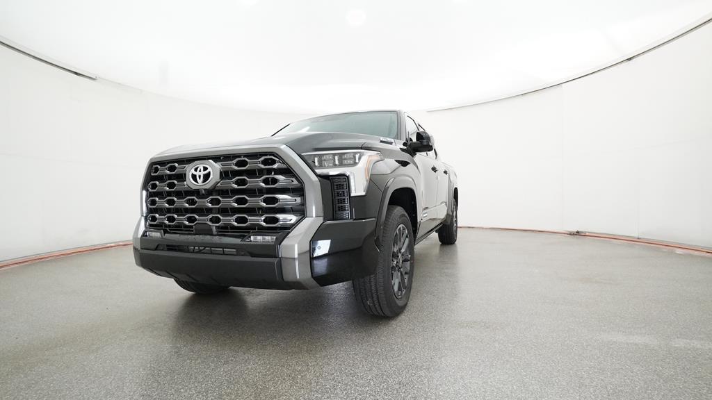 2025 Toyota Tundra Platinum CrewMax photo 4
