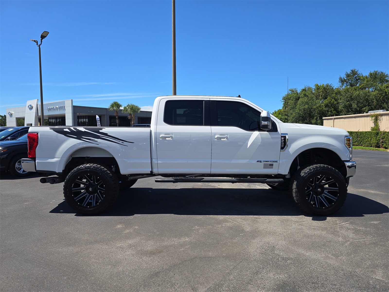 2019 Ford F-250 Lariat photo 2