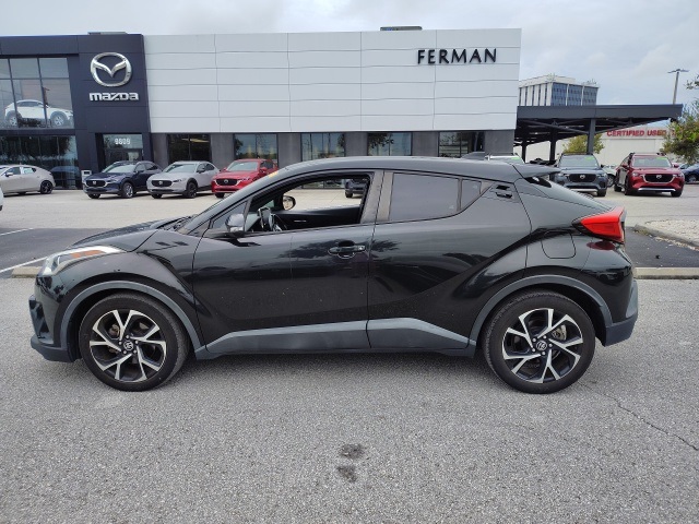 2019 Toyota C-HR XLE photo 4
