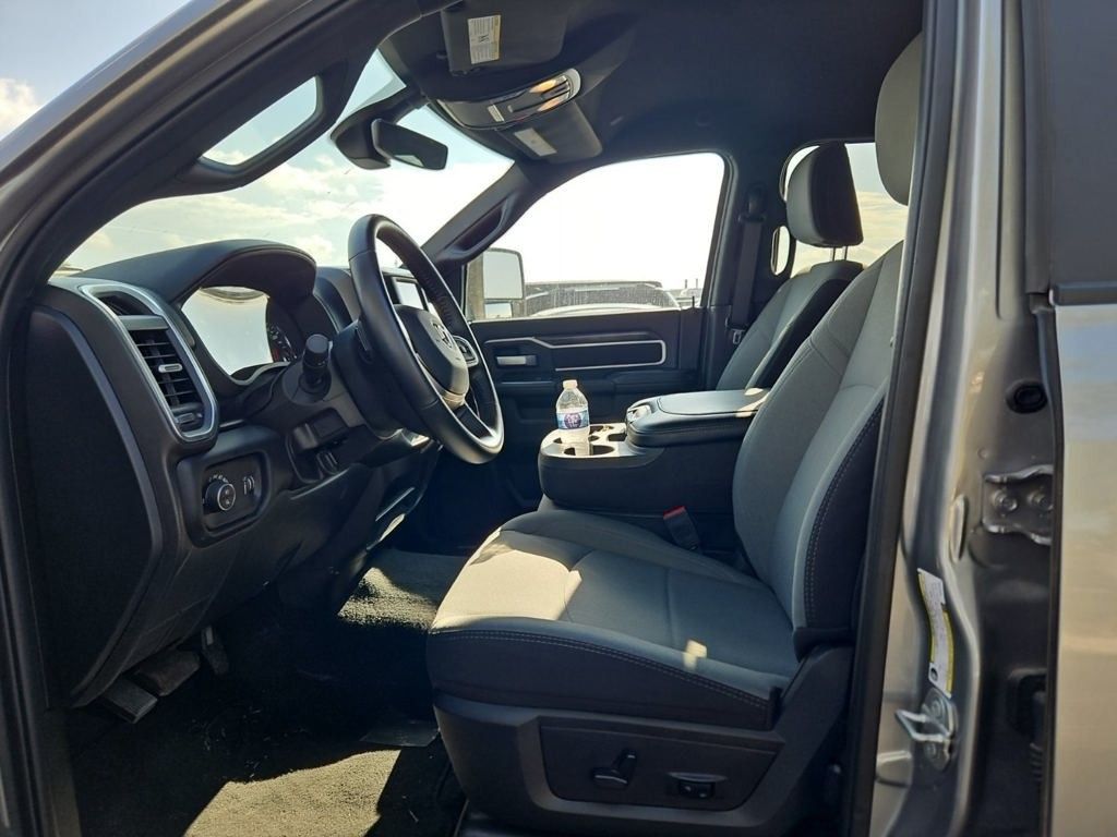 2024 Ram 2500 Big Horn photo 5