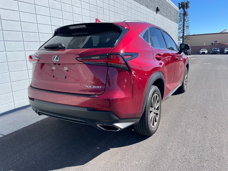 2021 Lexus NX 300 photo 3